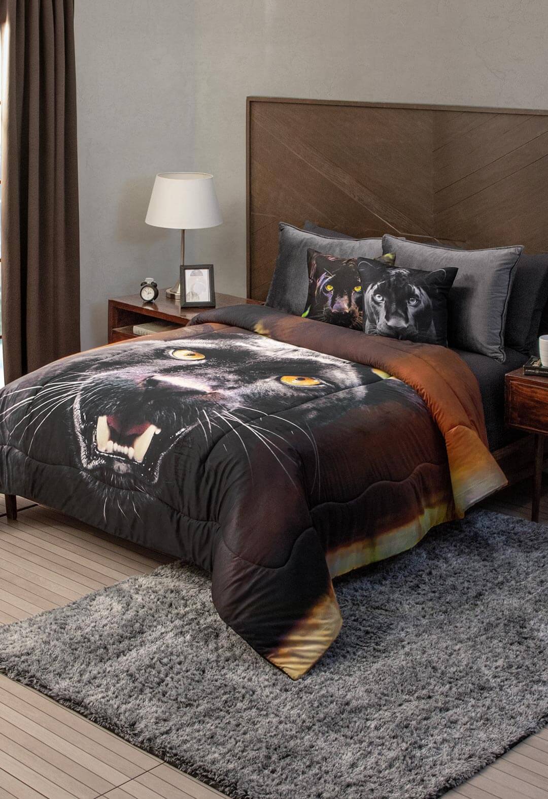 El Cobertor Black Panther, es ideal para vestir tu cama con el mejor diseño en temporadas menos frias, con suave flannel, tiene la calidez y suavidad perfectos. Puedes lavarlo en casa siguiendo las instrucciones de lavado de la etiqueta.